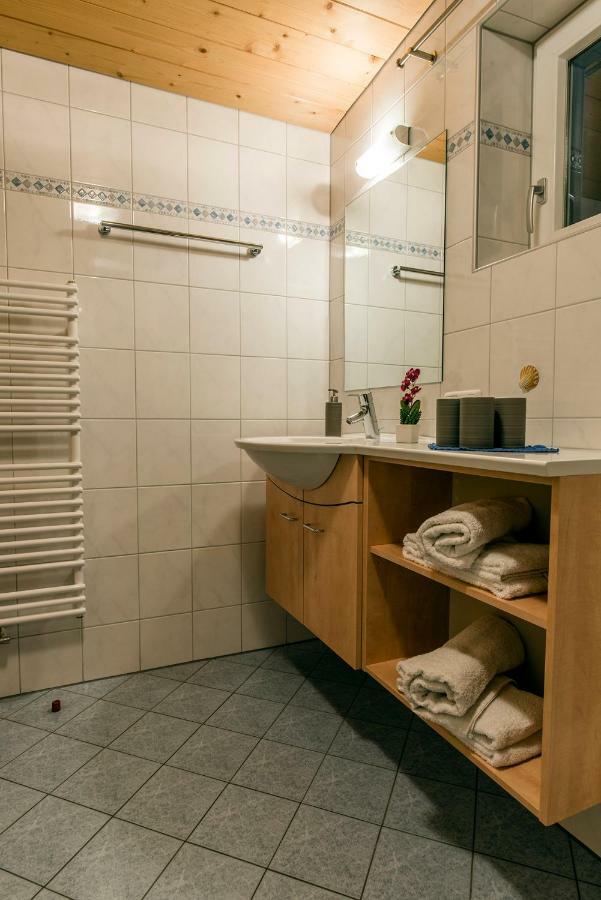 Haus Ambiatscha Apartamento Sankt Gallenkirch Exterior foto