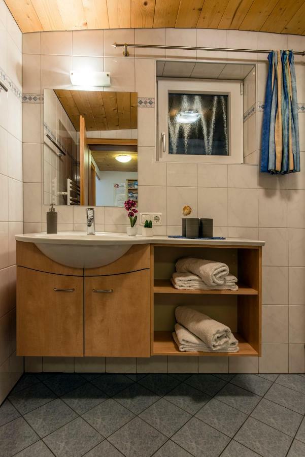 Haus Ambiatscha Apartamento Sankt Gallenkirch Exterior foto