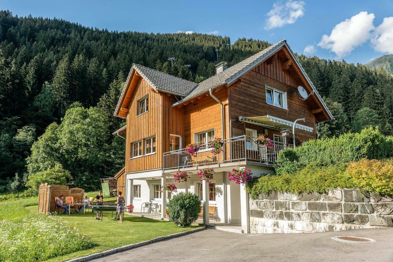 Haus Ambiatscha Apartamento Sankt Gallenkirch Exterior foto