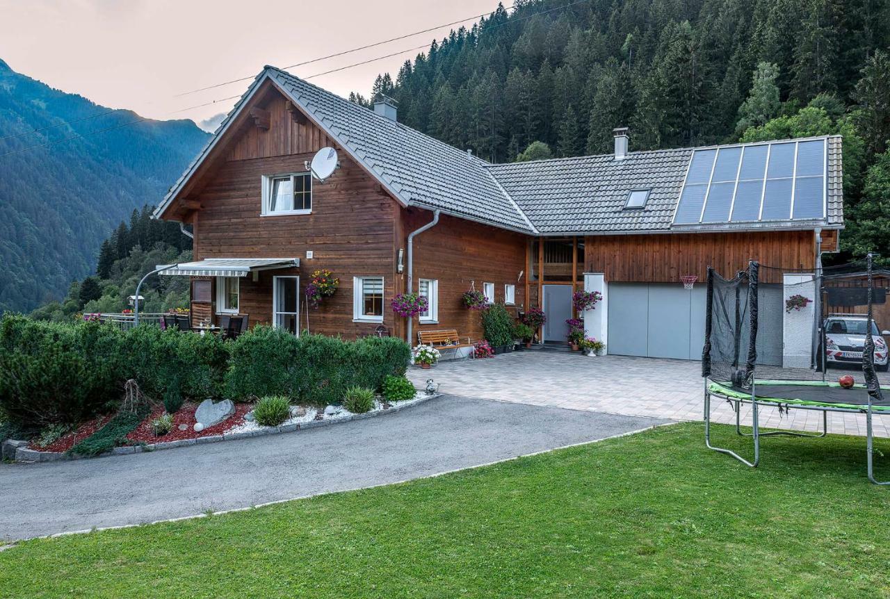 Haus Ambiatscha Apartamento Sankt Gallenkirch Exterior foto